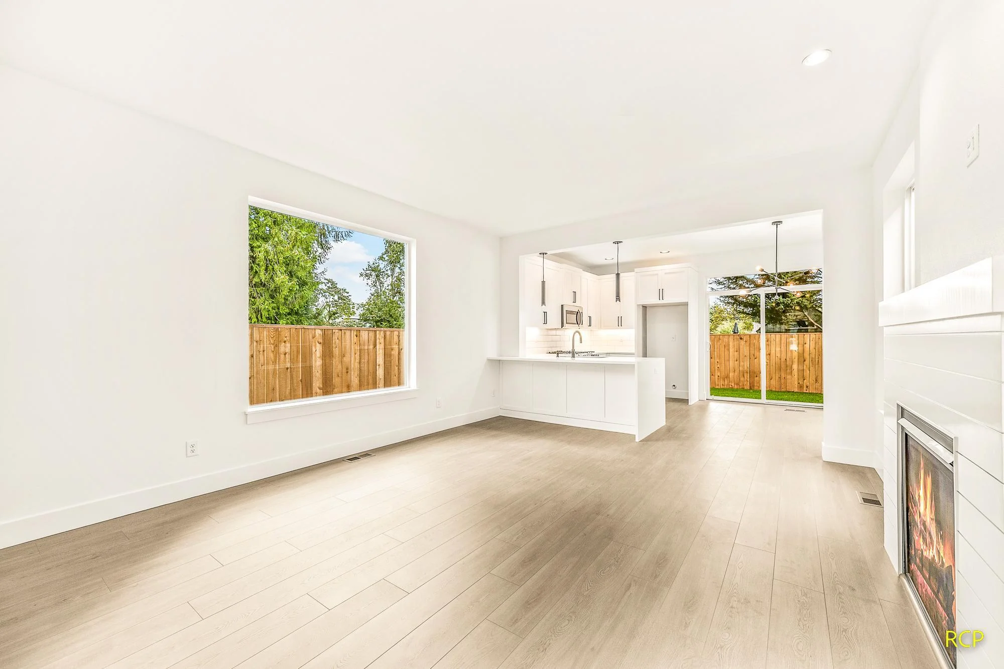 8450 N Seward Ave - Photo 14