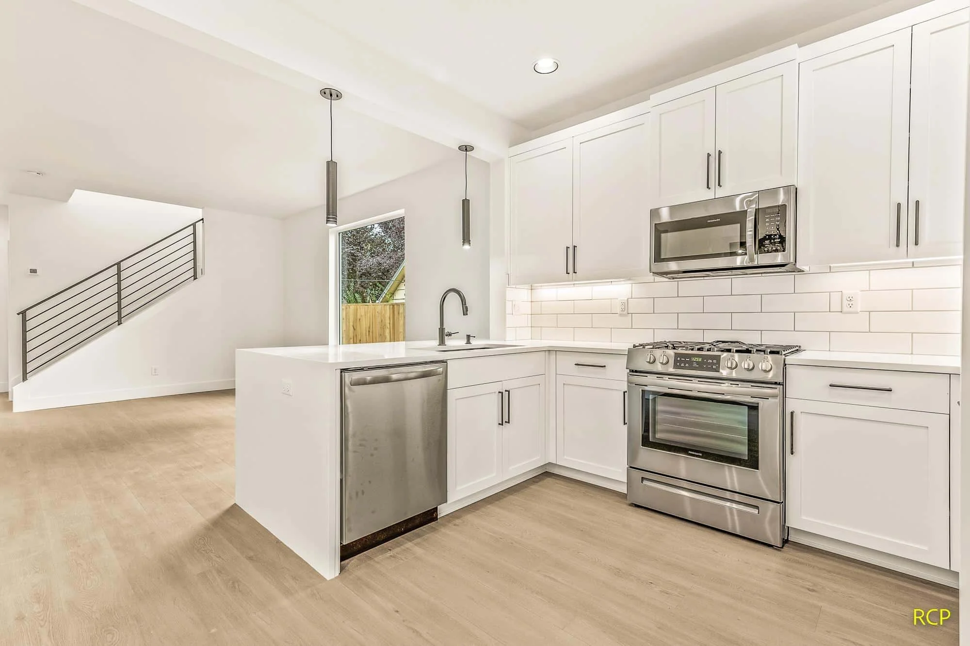8450 N Seward Ave - Photo 22