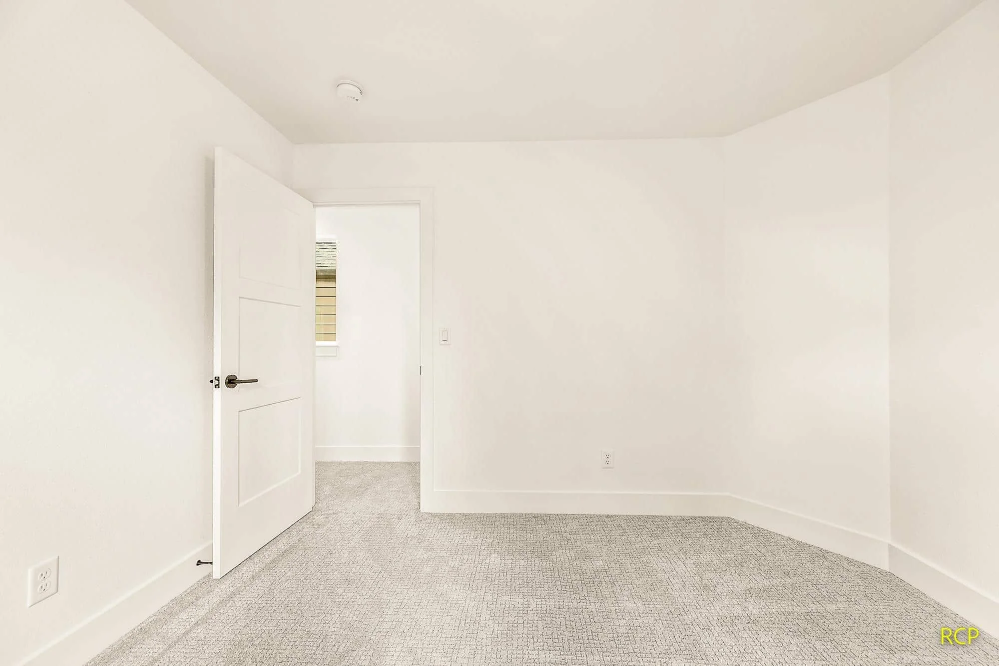 8450 N Seward Ave - Photo 31