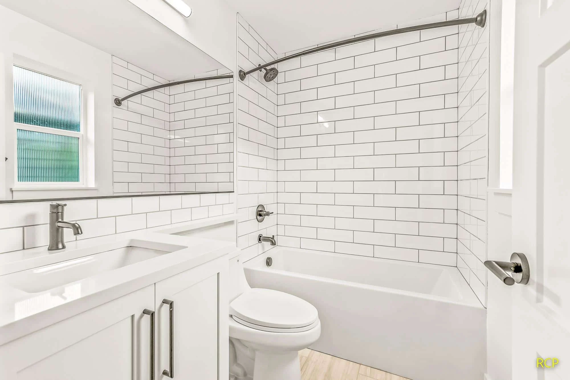 8450 N Seward Ave - Photo 33