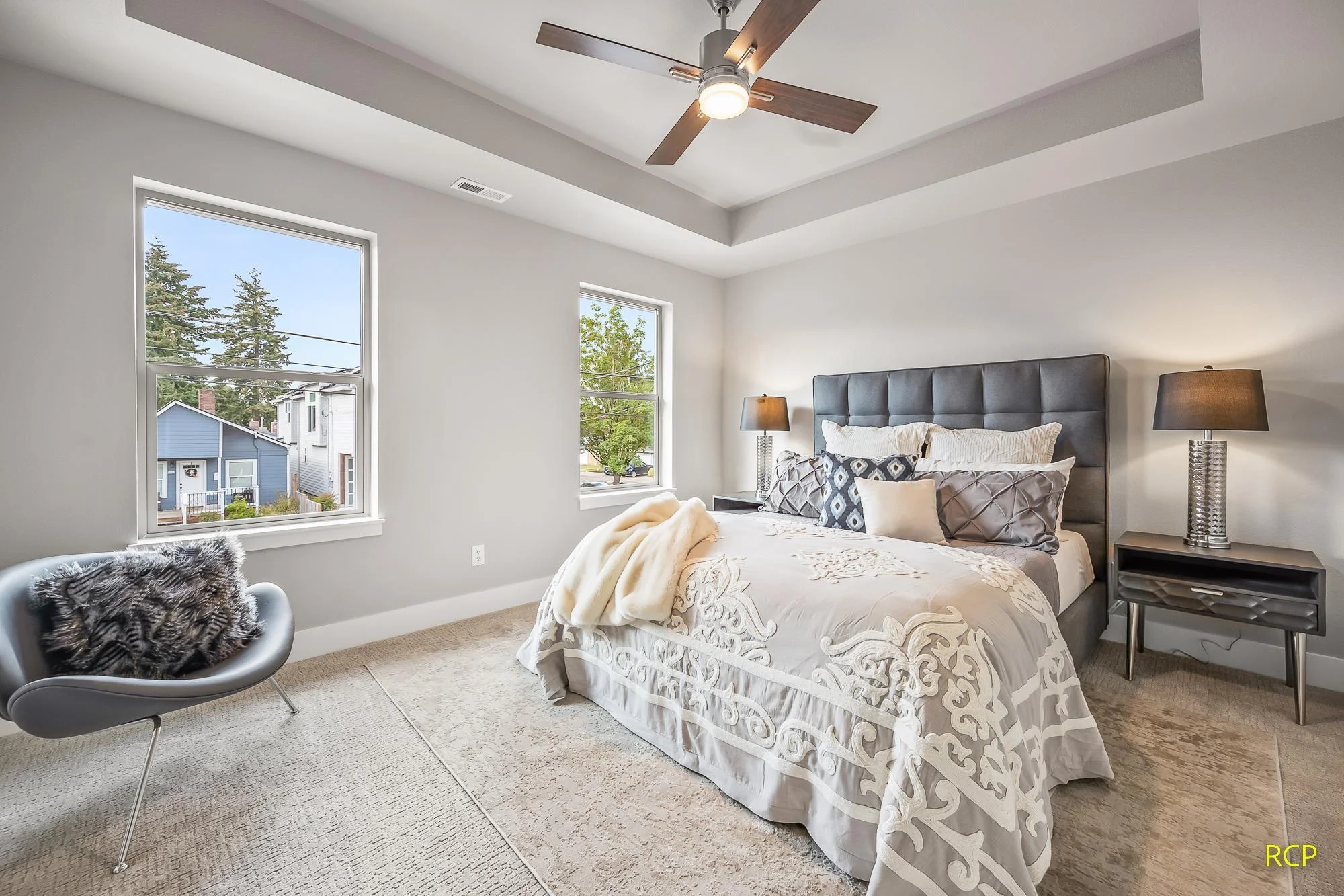 8454 N Seward Ave - Photo 14