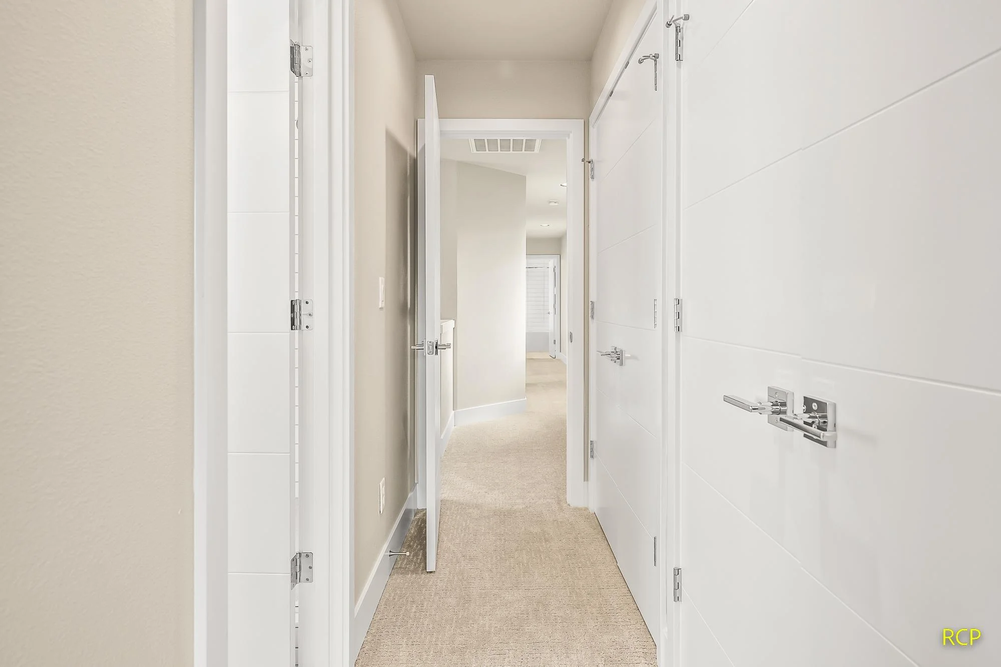 8454 N Seward Ave - Photo 16